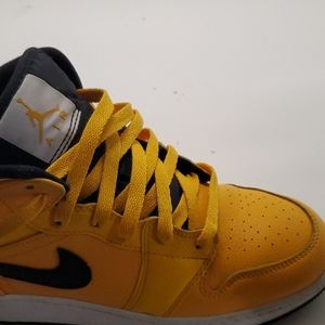 Jordan 1 Mid University Gold/Black-White